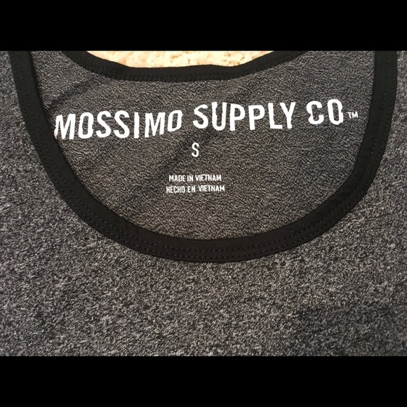 Mossimo supply co. 2 tank tops - Picture 4 of 4